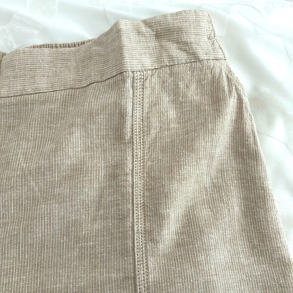 Lane Bryant Tan Shorts w/Elastic Waistband. Deep Front Pockets. Size 14/16